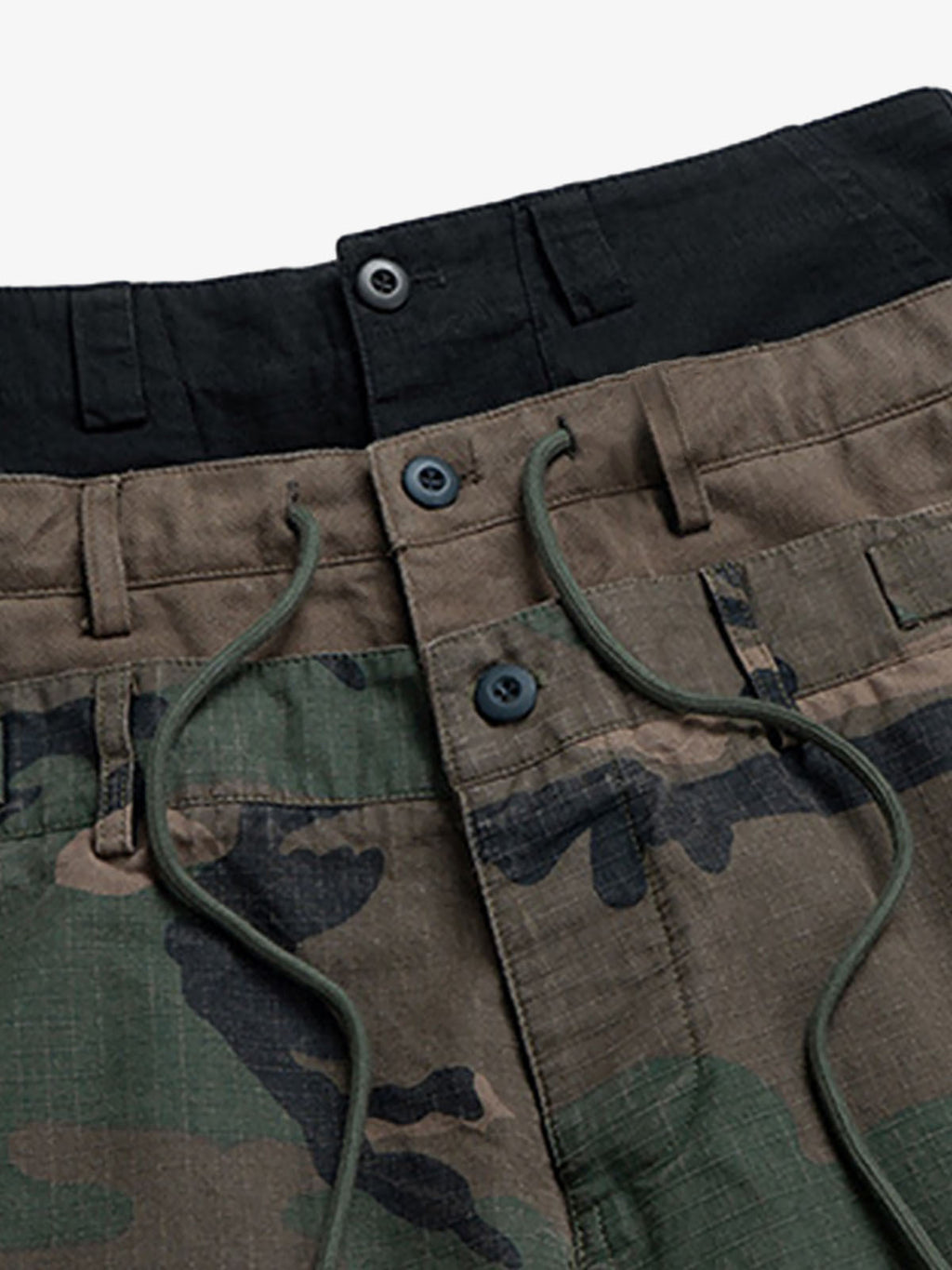 Men’s Camouflage Cargo Pants with Adjustable Waist and Multi-Pocket Details – Casual and Outdoor Essentials