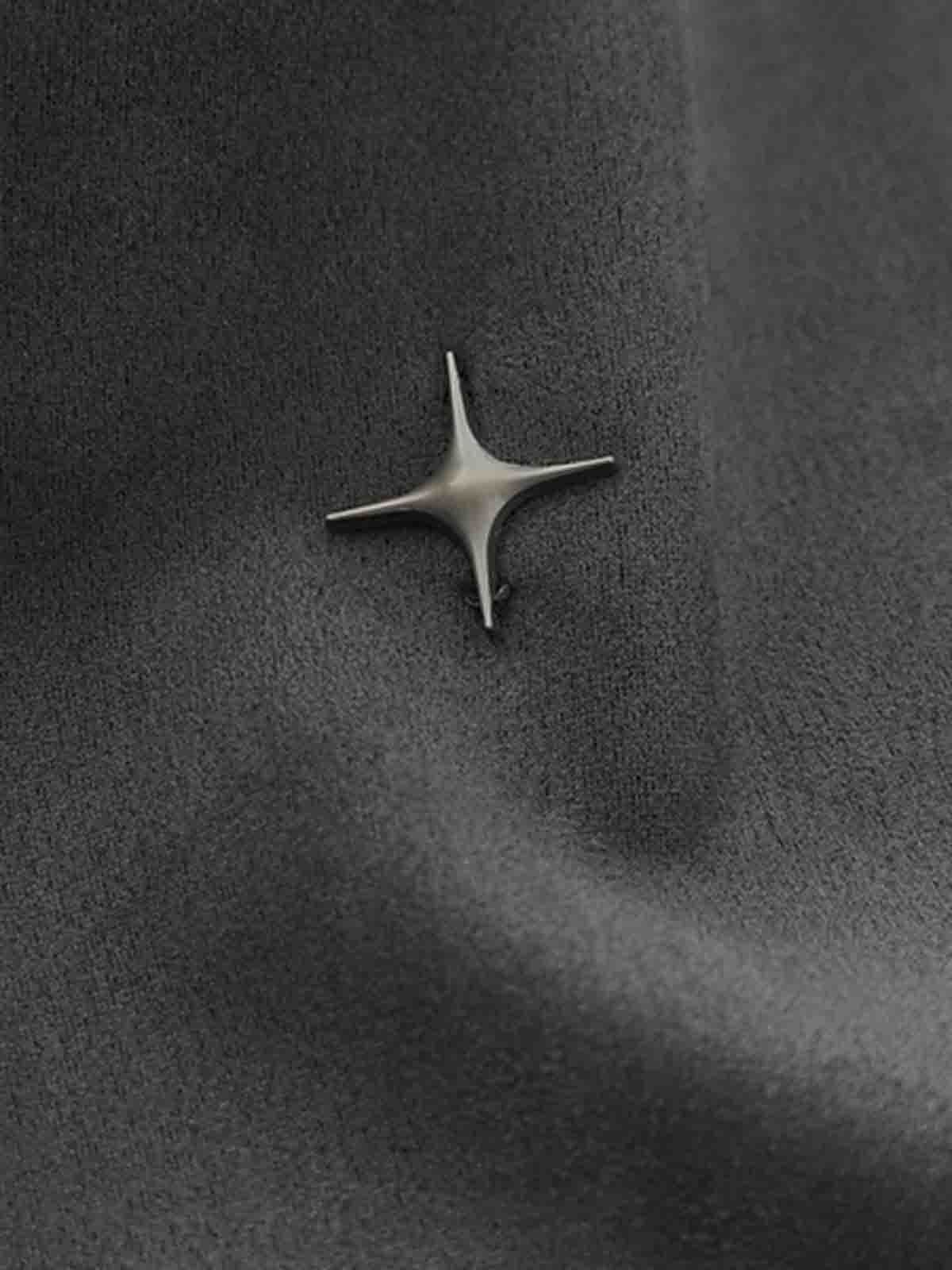 Oversized T-Shirt with Unique Stitching Design – Casual Streetwear Tee for Men