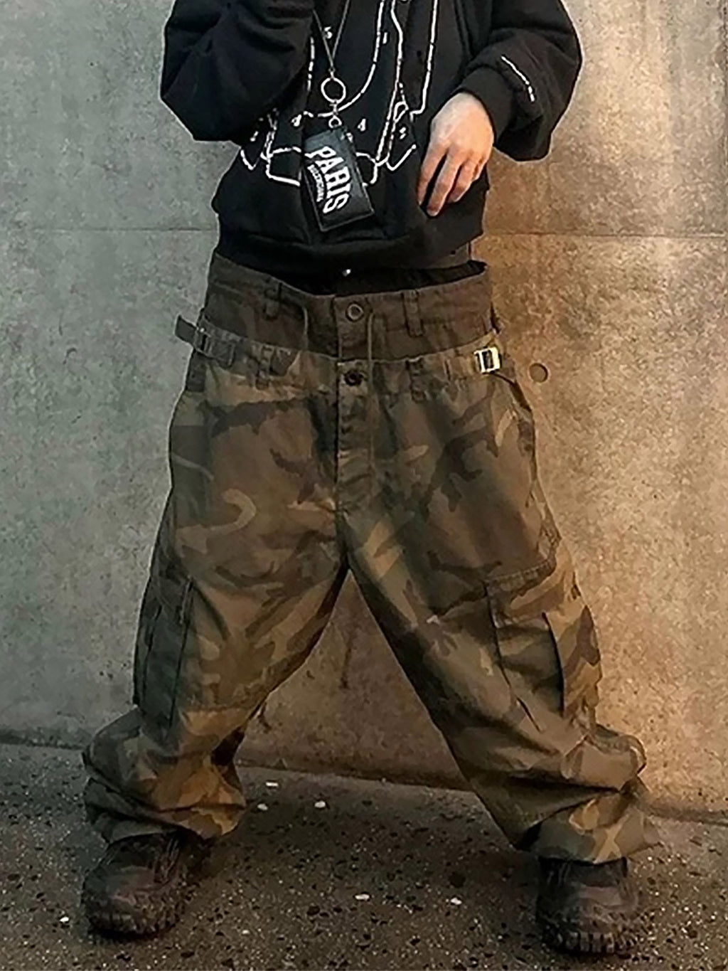 Men’s Camouflage Cargo Pants with Adjustable Waist and Multi-Pocket Details – Casual and Outdoor Essentials