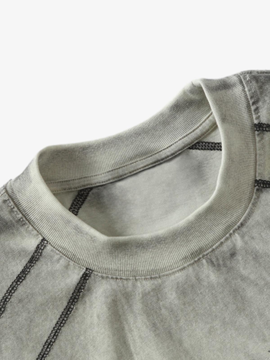 Distressed Graphic Tee with Bold Number Print – Casual Sporty Cotton T-Shirt for Spring and Summer