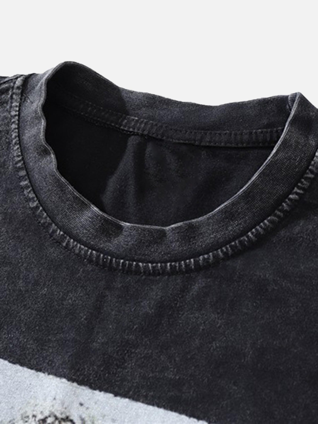 Oversized Graphic T-Shirt – Casual Abstract Art Cotton Tee for Spring and Summer